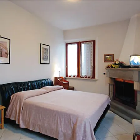 Отель La Mezzaluna Барга