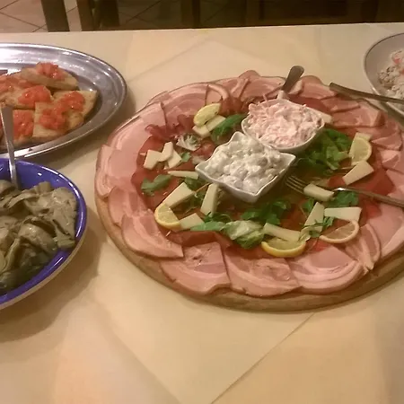 Отель La Mezzaluna 2*